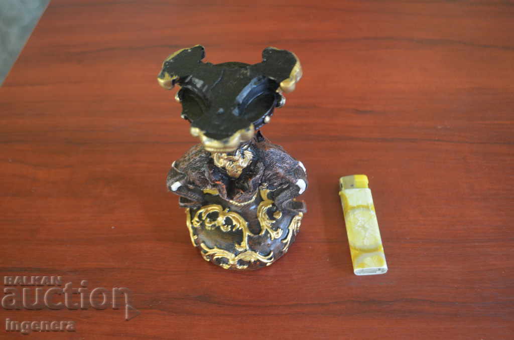 Delivery of CANDLE HOLDER FOR A LARGE CANDLE