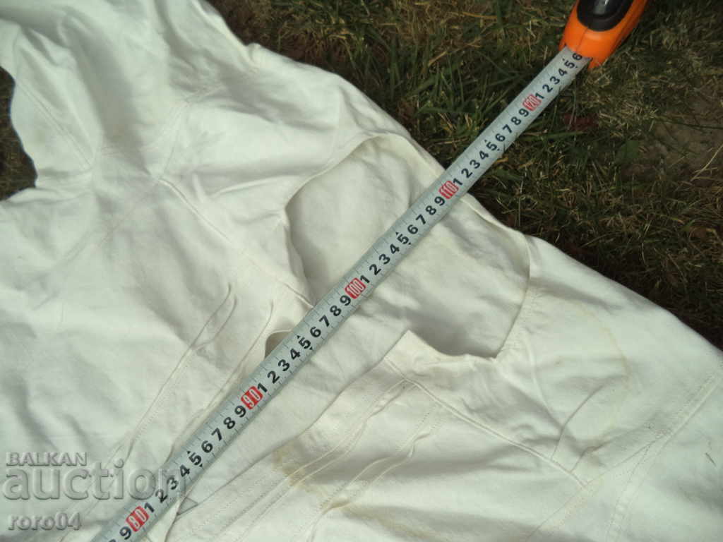 САМОКОВСКА РИЗА ЗА НОСИЯ - ЧИСТО НОВА с цена 110.00 лв. | € 56.24 САМОКОВСКА РИЗА ЗА НОСИЯ - ЧИСТО НОВА с цена 110.00 лв. | € 56.24