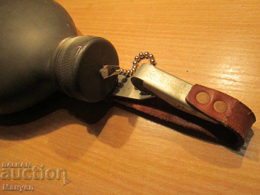 I sell an old military flask ..RRRRRRRRRRRR with price 24.90 BGN | € 12.73 I sell an old military flask ..RRRRRRRRRRRR with price 24.90 BGN | € 12.73