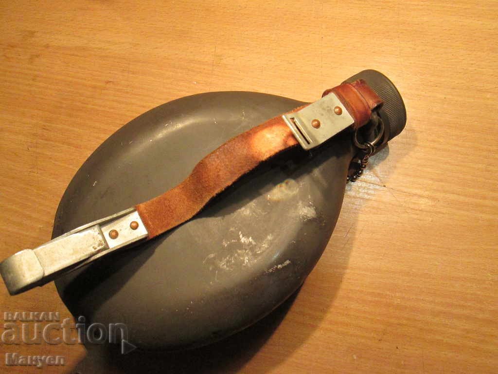 Delivery of I sell an old military flask ..RRRRRRRRRRRR Delivery of I sell an old military flask ..RRRRRRRRRRRR