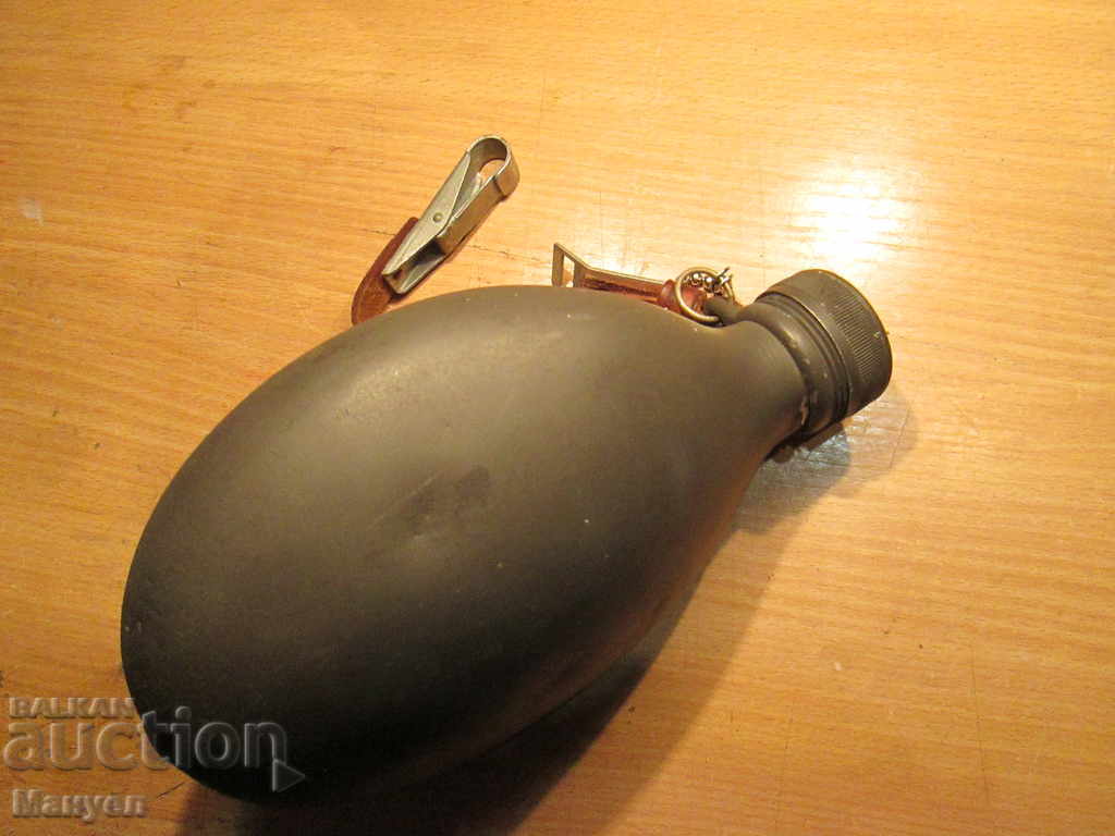 I sell an old military flask ..RRRRRRRRRRRR - 5 I sell an old military flask ..RRRRRRRRRRRR - 5