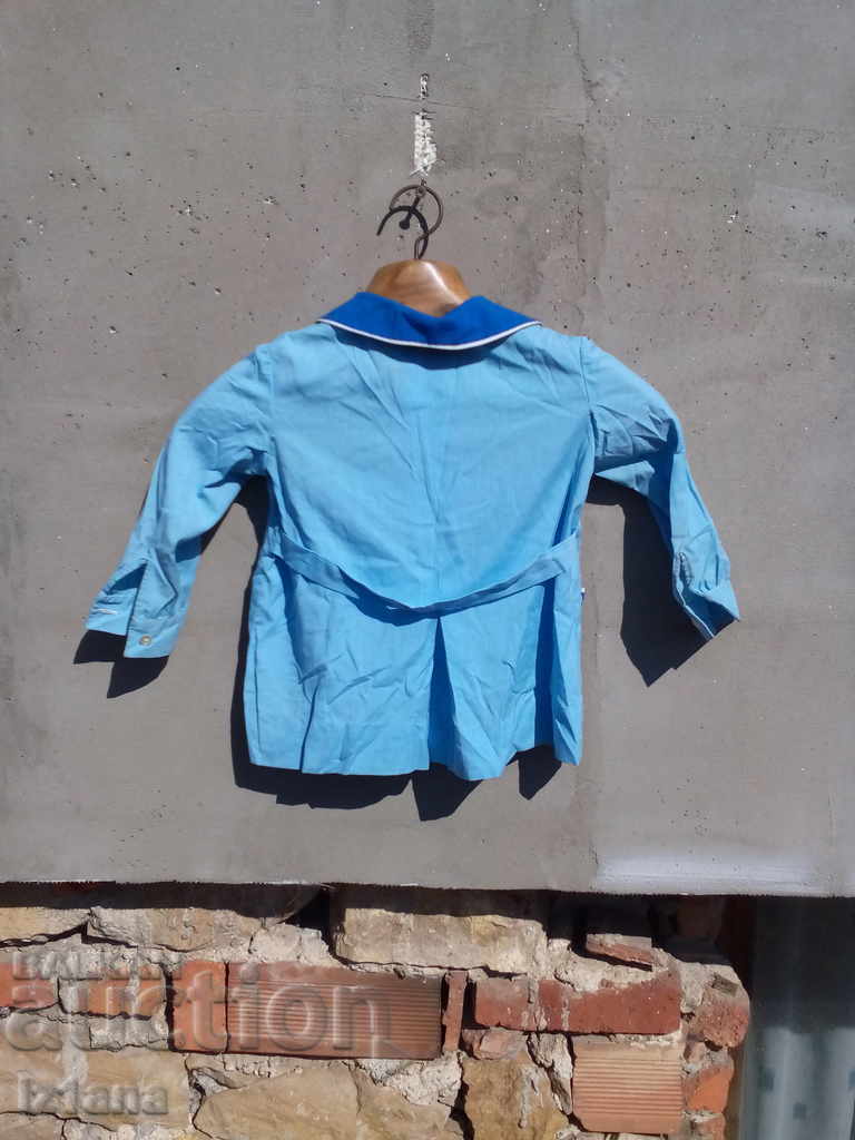 Delivery of An old apron Delivery of An old apron