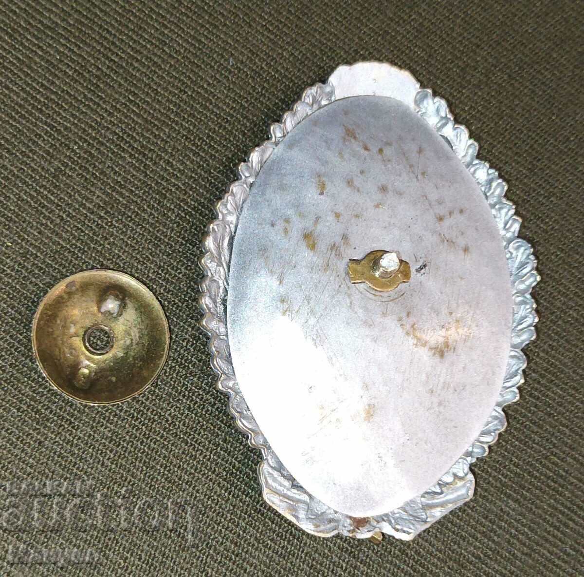 Δημοπρασία Πουλάω ένα βασιλικό σήμα πεζικού - σπάνιο θέμα. Δημοπρασία Πουλάω ένα βασιλικό σήμα πεζικού - σπάνιο θέμα.