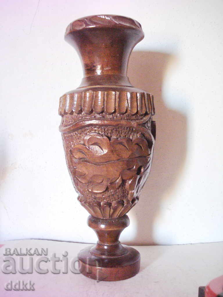 Old vase carving 4