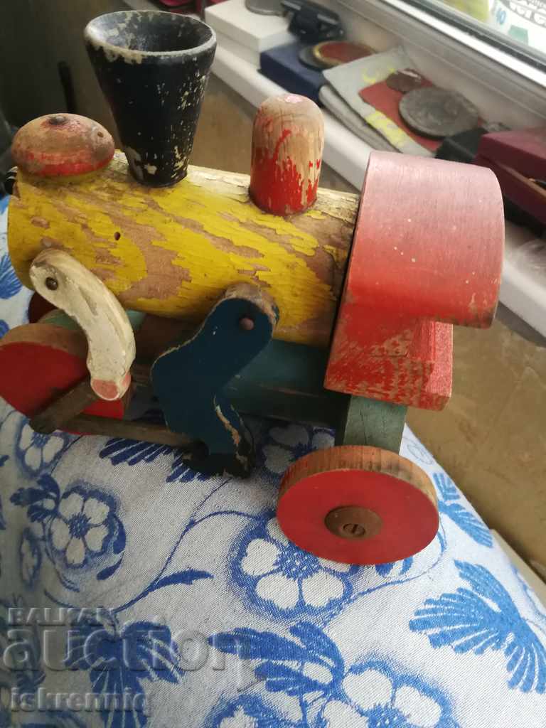 Старо Дървено Влакче Локомотив с цена 15.00 лв. | € 7.67 Старо Дървено Влакче Локомотив с цена 15.00 лв. | € 7.67