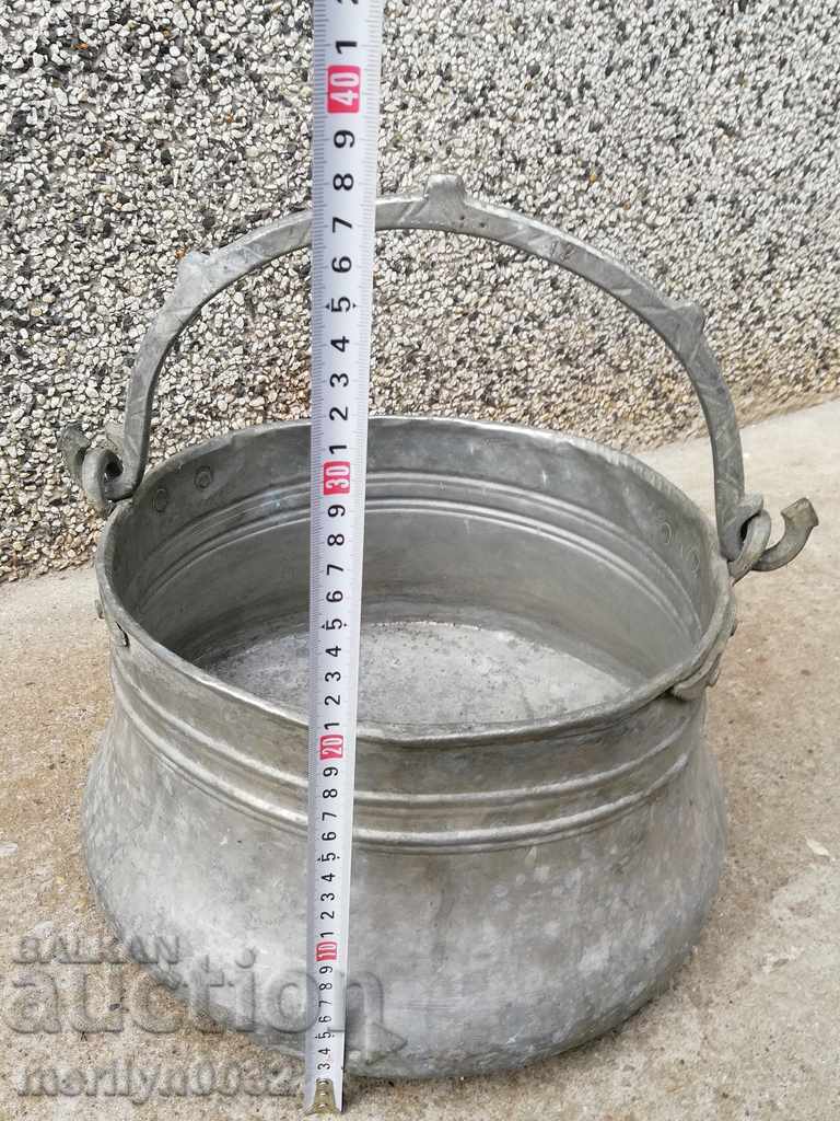 Auction Tinned coin, cauldron, copper, copper vessel Auction Tinned coin, cauldron, copper, copper vessel