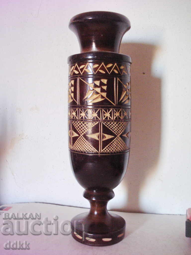 Стара дървена ваза 2