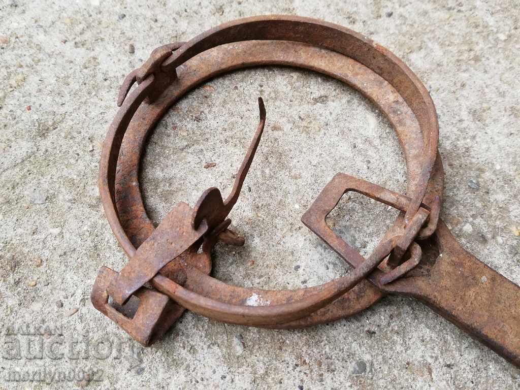 Auction Hand forged wrought iron trap SMALL Auction Hand forged wrought iron trap SMALL