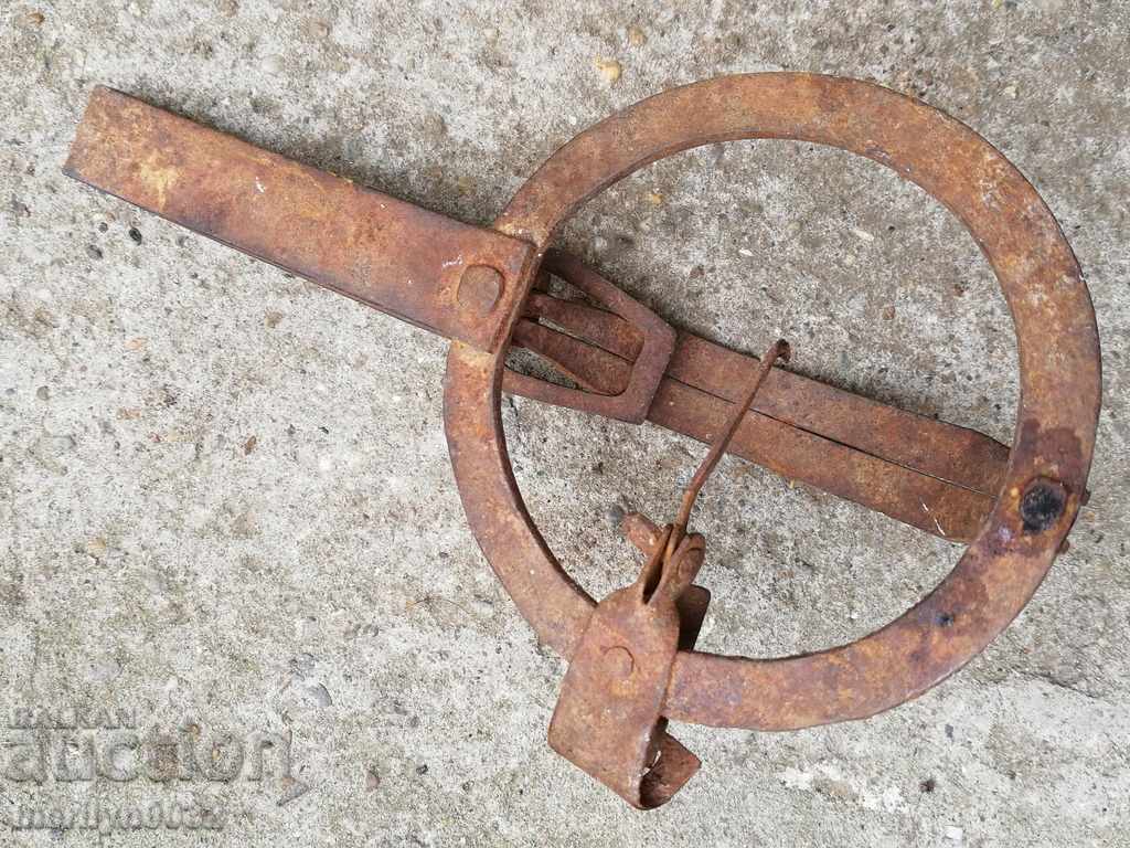 Delivery of Hand forged wrought iron trap SMALL Delivery of Hand forged wrought iron trap SMALL