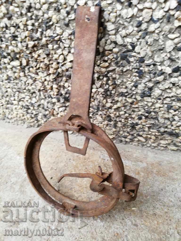 Hand forged wrought iron trap SMALL - 6 Hand forged wrought iron trap SMALL - 6