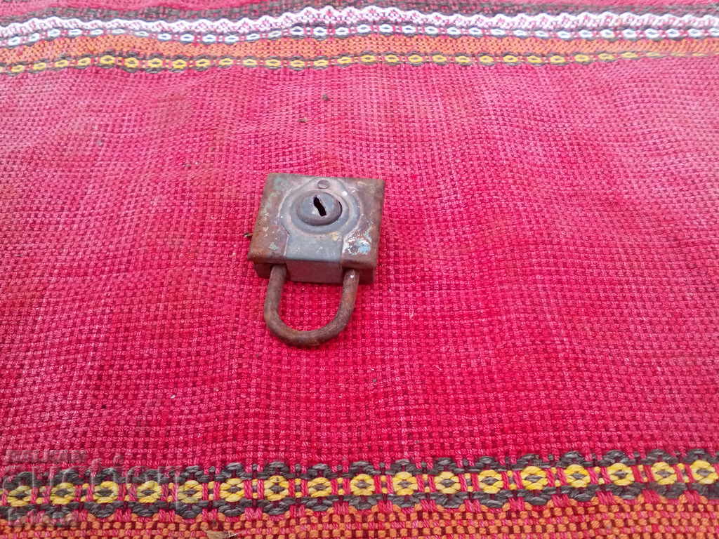 Auction Old padlock Auction Old padlock