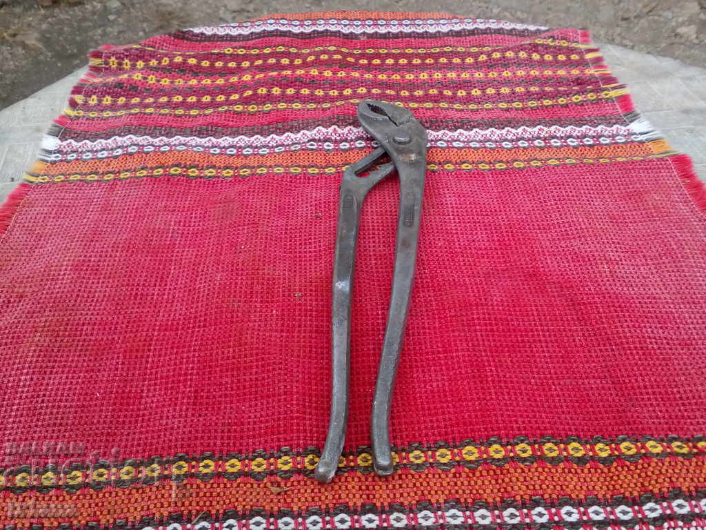 Old apprentice pliers with price 22.00 BGN | € 11.25 Old apprentice pliers with price 22.00 BGN | € 11.25