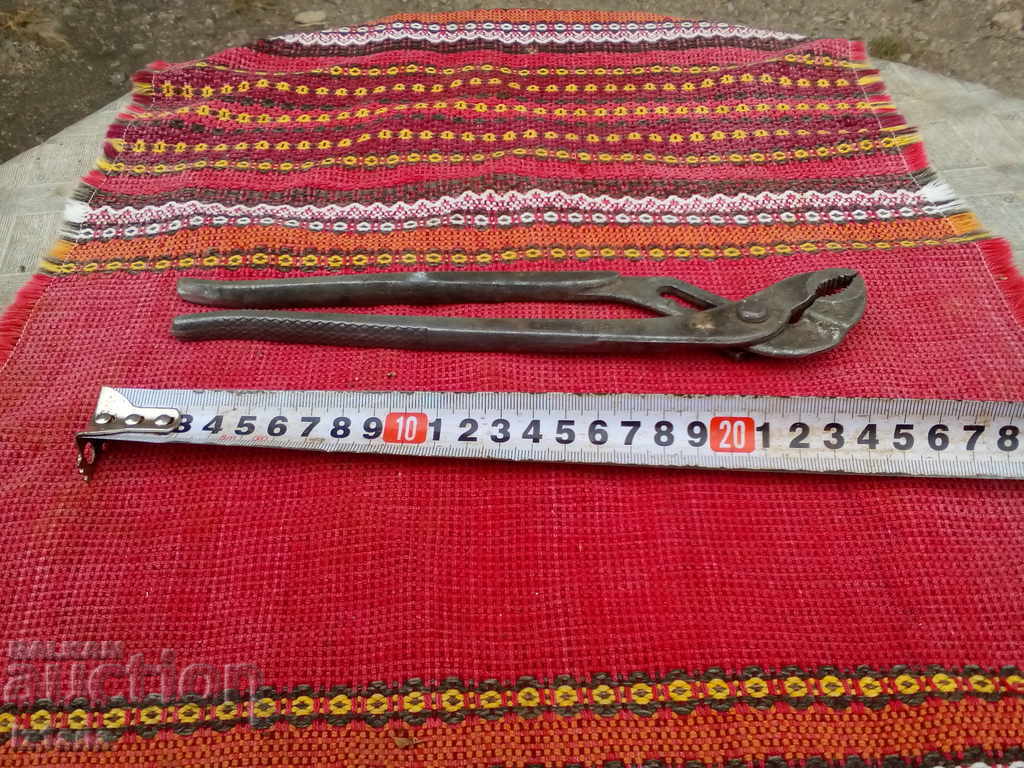 Auction Old apprentice pliers Auction Old apprentice pliers