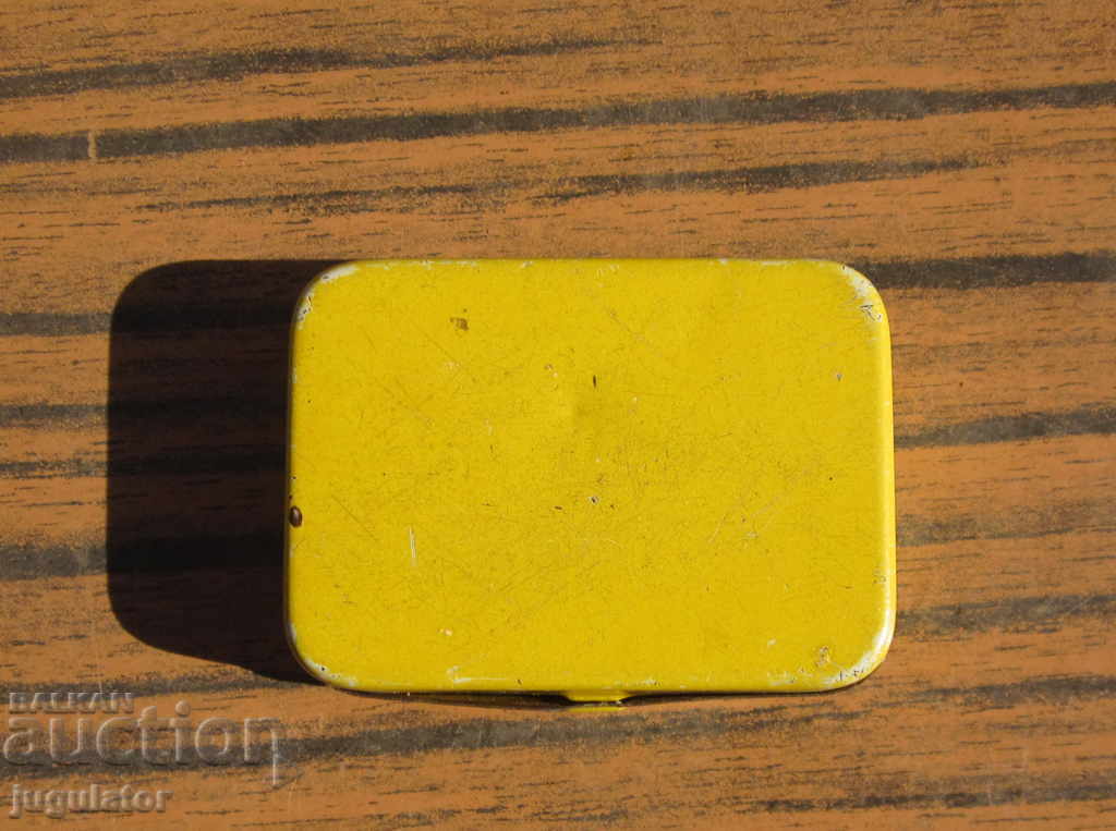 Delivery of old German needles for gramophone tapes