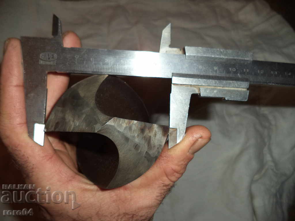 Licitație BURG / MEDIU - 755 mm. - DIMENSIUNEA XXL - peste 5 kg.