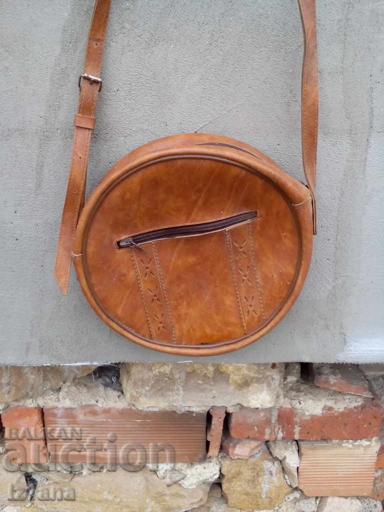 Old handbag with price 12.00 BGN | € 6.14 Old handbag with price 12.00 BGN | € 6.14