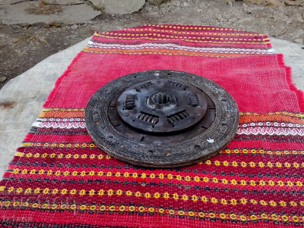 Clutch for Moskvich 408 with price 45.00 BGN | € 23.01 Clutch for Moskvich 408 with price 45.00 BGN | € 23.01