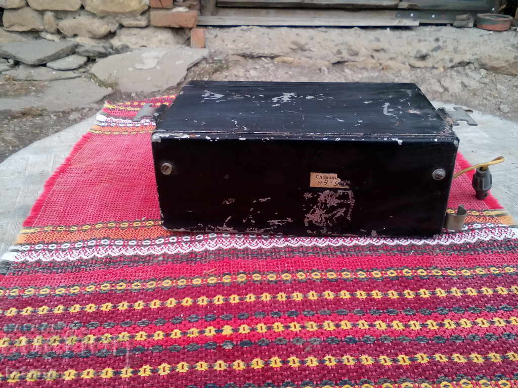 Auction Old car radio AT-64 Auction Old car radio AT-64