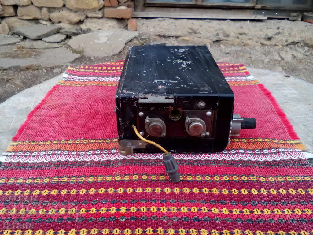 Delivery of Old car radio AT-64 Delivery of Old car radio AT-64