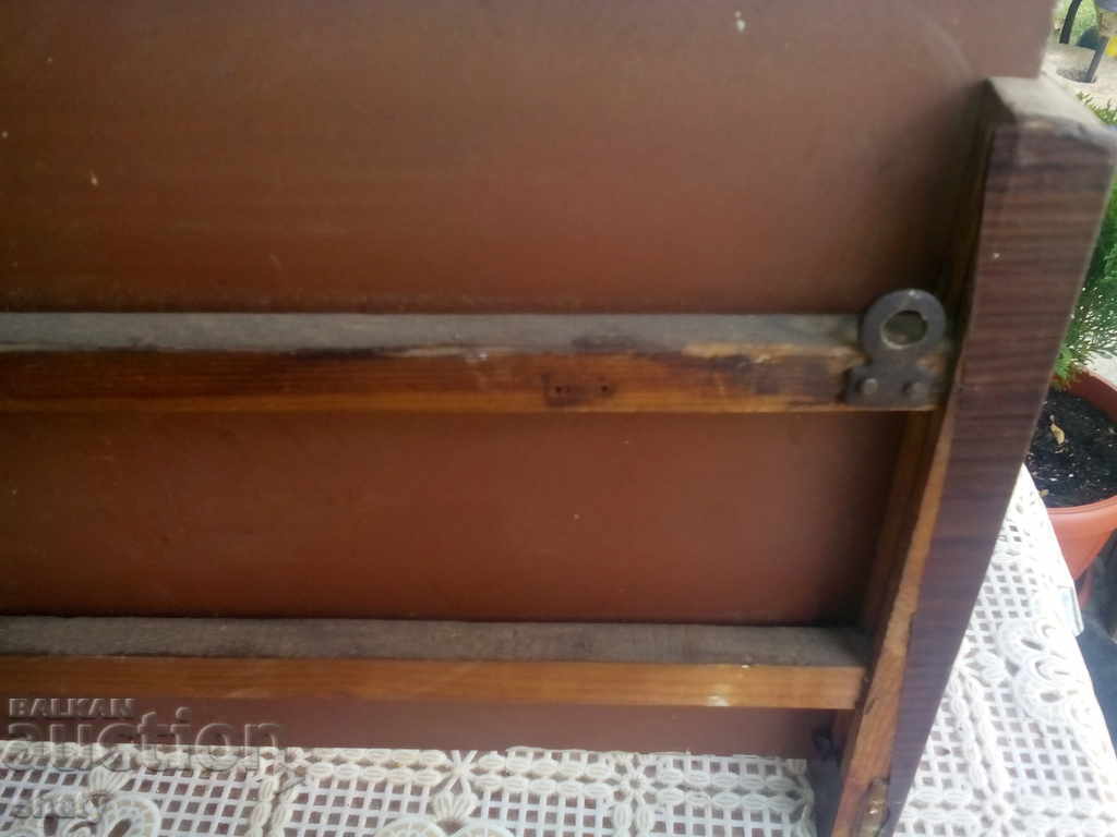 Δημοπρασία Ένας παλιός καθρέφτης στο σπίτι.