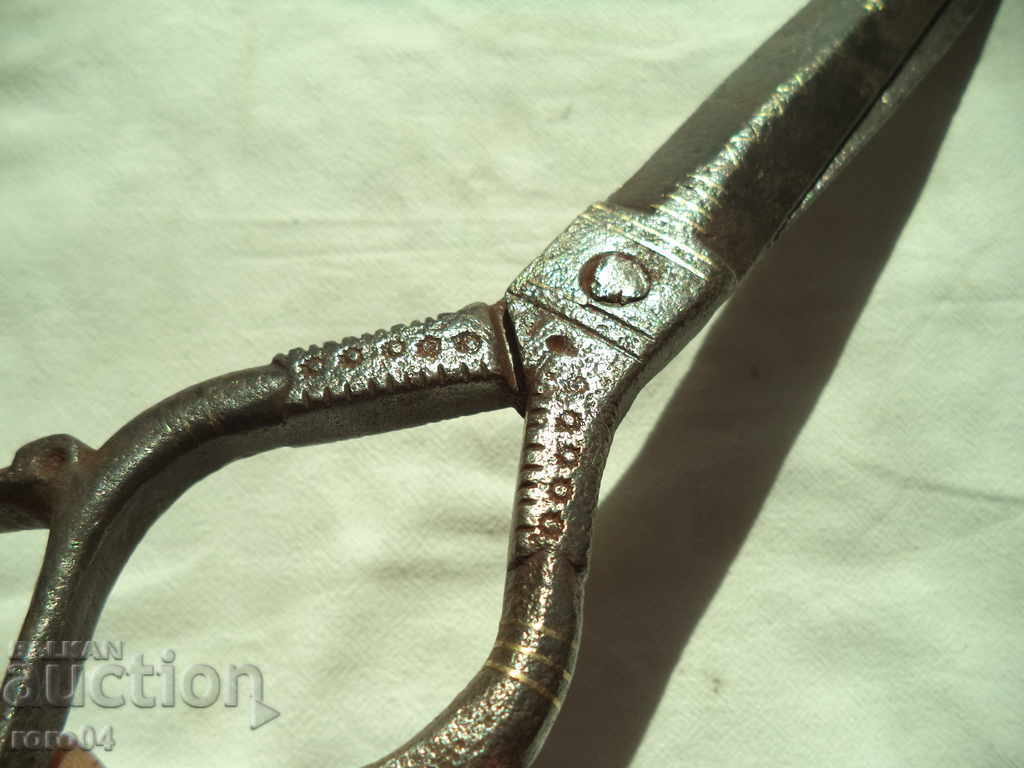 UNIQUE STAR HORSCH ABADJIAN BOWL WITH GOLDEN RINGS - 5 UNIQUE STAR HORSCH ABADJIAN BOWL WITH GOLDEN RINGS - 5