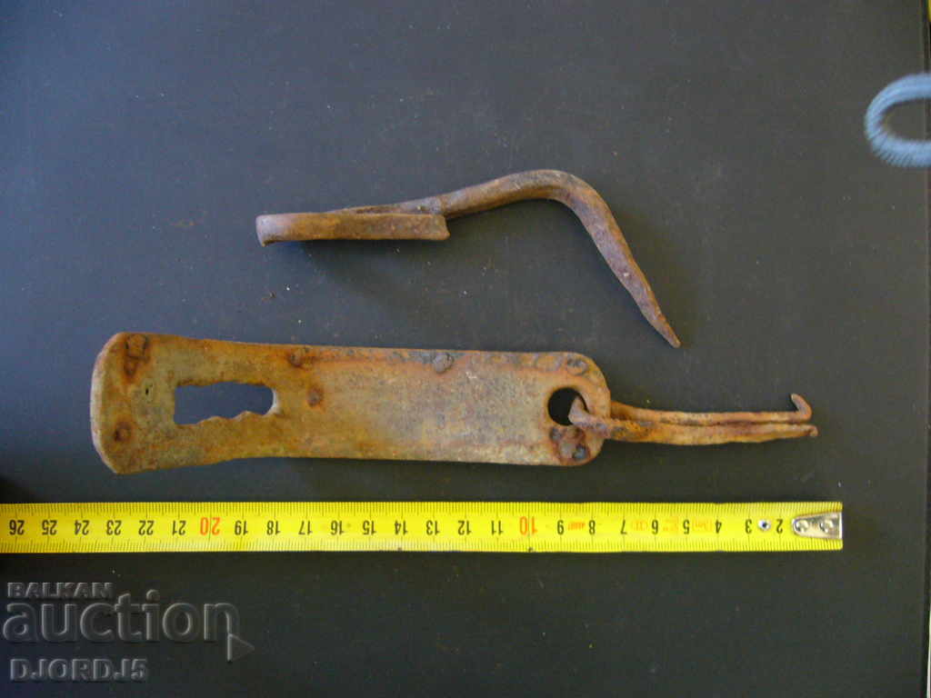 Auction Old forged iron, linden Auction Old forged iron, linden