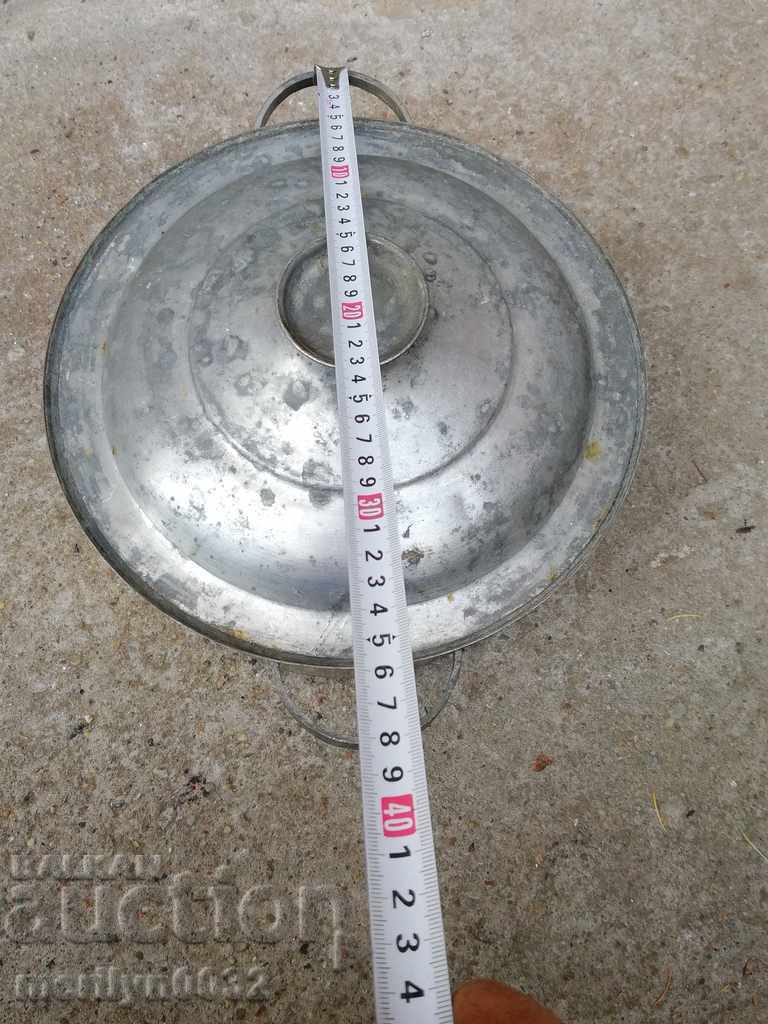 An old bakery saucepan, a baker, a brass copper pot - 6 An old bakery saucepan, a baker, a brass copper pot - 6