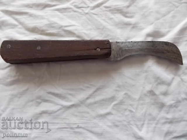 Heavy folding knife with price 27.00 BGN | € 13.80 Heavy folding knife with price 27.00 BGN | € 13.80