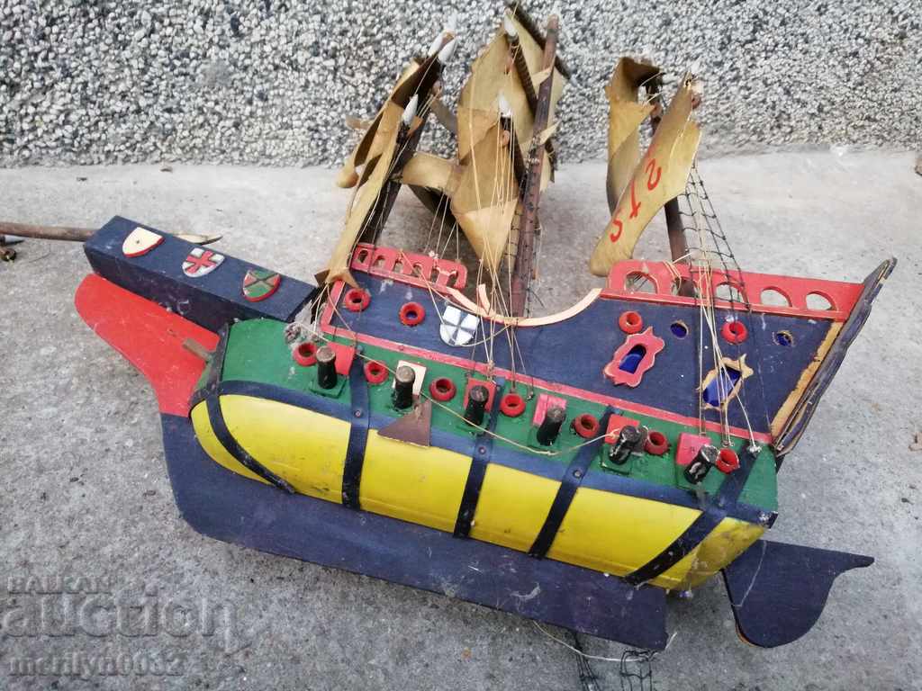 Μοντέλο ισπανικού πλοίου Santa Maria Nina Pintja Hr.Kolumb με τιμή 44.00 BGN | € 22.50