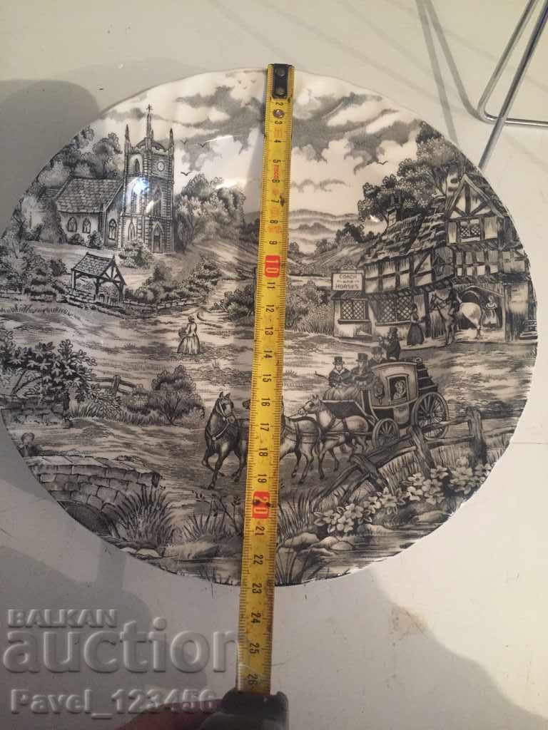 Auction  Unique Italian porcelain plate
