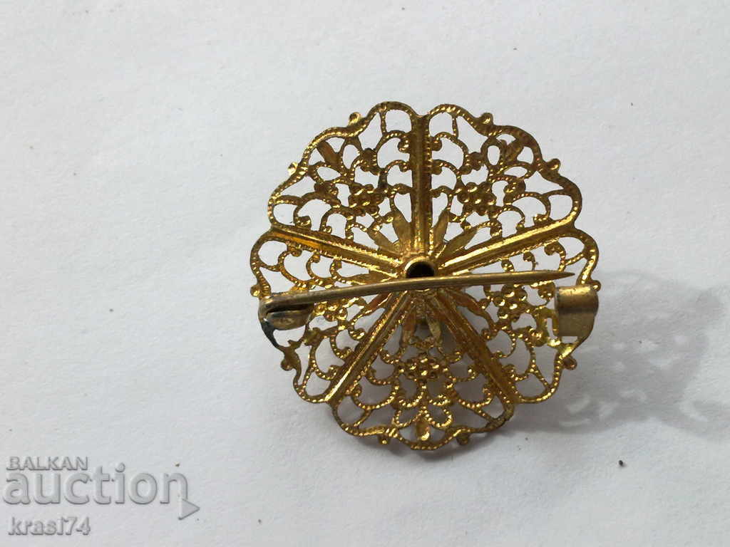 Old brooch with price 10.00 BGN | € 5.11 Old brooch with price 10.00 BGN | € 5.11