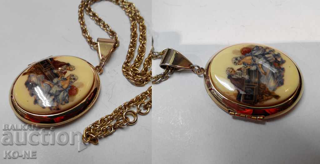 Delivery of Photo locket necklace