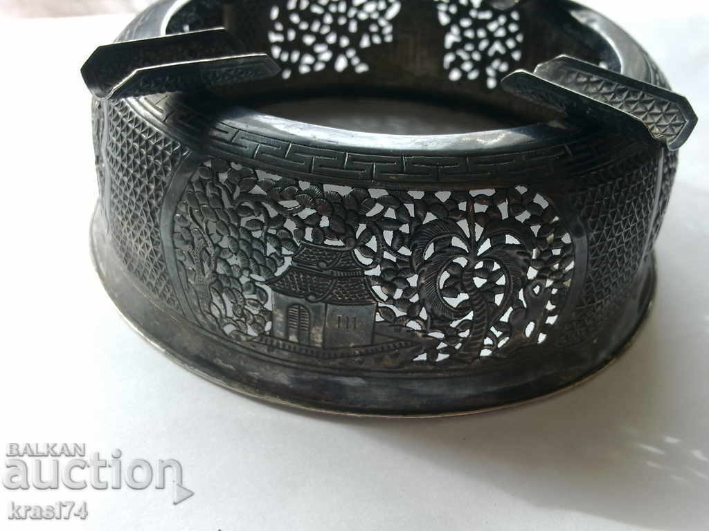 Vietnamese, silver ashtray with price 100.00 BGN | € 51.13 Vietnamese, silver ashtray with price 100.00 BGN | € 51.13