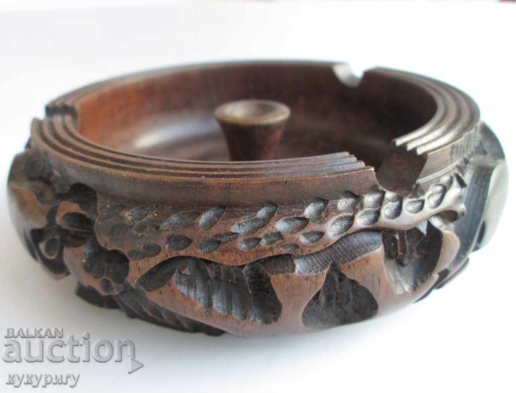 Auction Old wooden African ashtray carved unused Auction Old wooden African ashtray carved unused