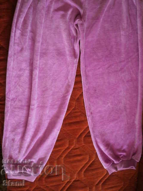 Delivery of Plush pants in lilac, size 8 Delivery of Plush pants in lilac, size 8