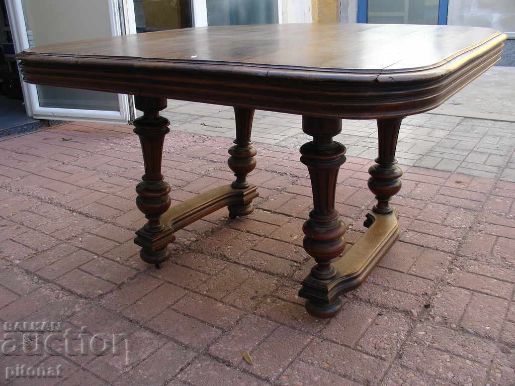 Licitație Masă antică masivă de nuc Licitație Masă antică masivă de nuc