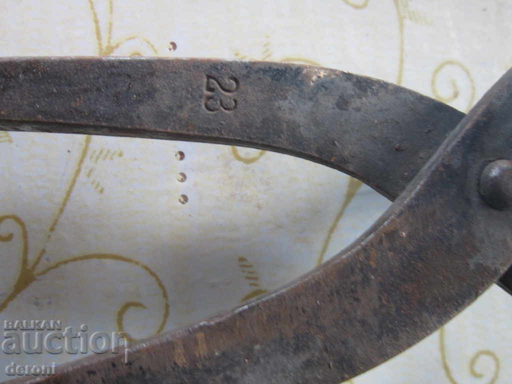 Delivery of Special profile pliers for bergamon tube early wounds