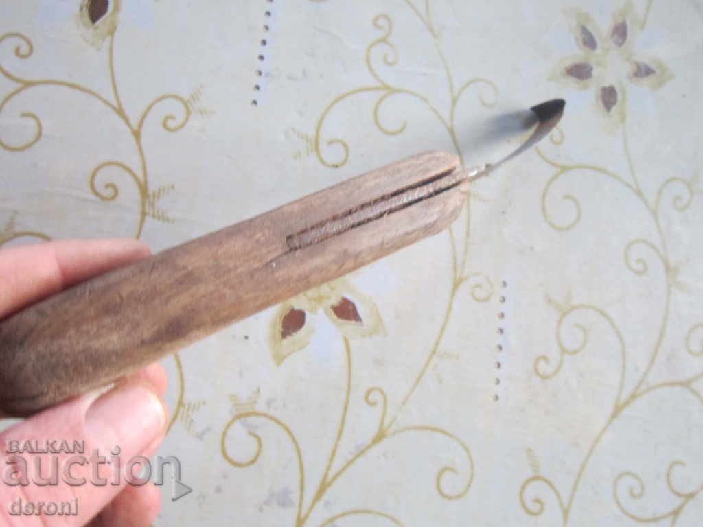 Delivery of An old tool knife for wrought iron hooves Delivery of An old tool knife for wrought iron hooves