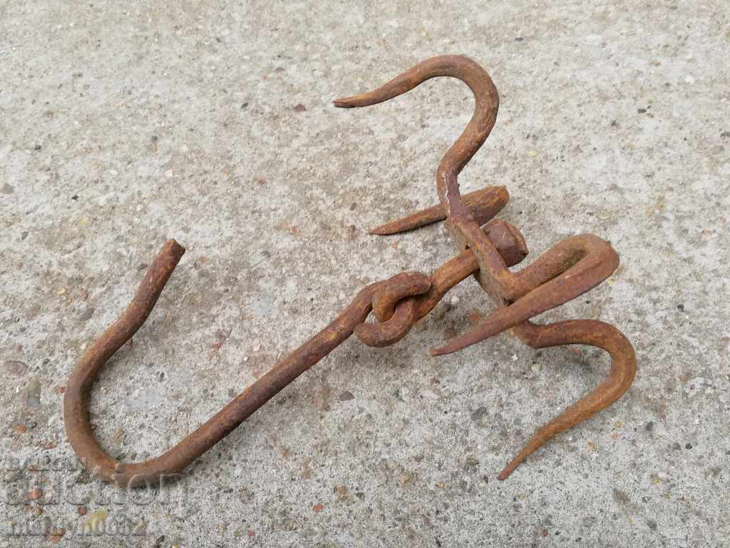 Αρχαία πλαστά άγκιστρο για εκδορά διπλό γάντζο με τιμή 49.00 BGN | € 25.05 Αρχαία πλαστά άγκιστρο για εκδορά διπλό γάντζο με τιμή 49.00 BGN | € 25.05