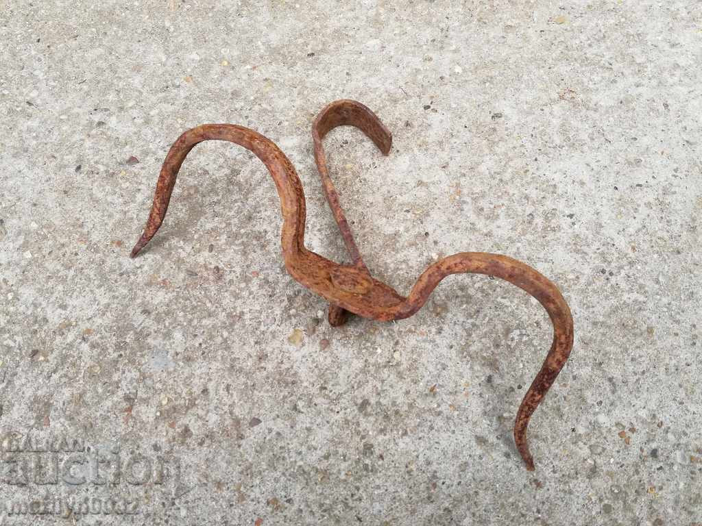Δημοπρασία Αρχαία πλαστά άγκιστρο για εκδορά διπλό γάντζο
