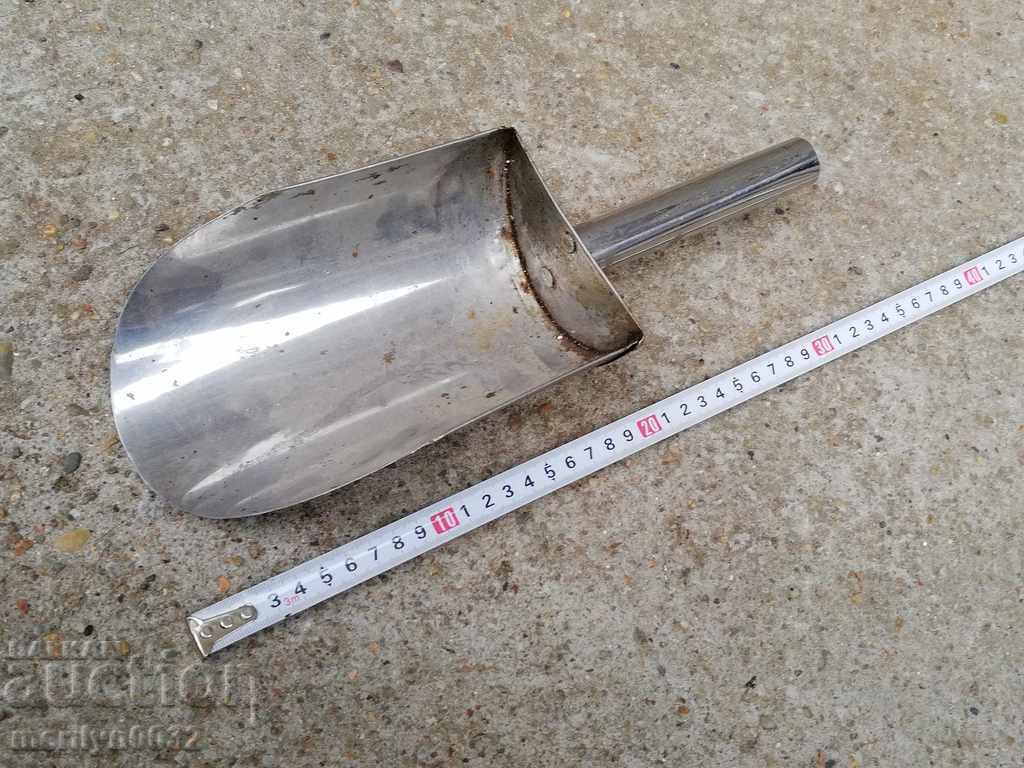 Old metal shovel, shovel for grains with price 36.00 BGN | € 18.41 Old metal shovel, shovel for grains with price 36.00 BGN | € 18.41