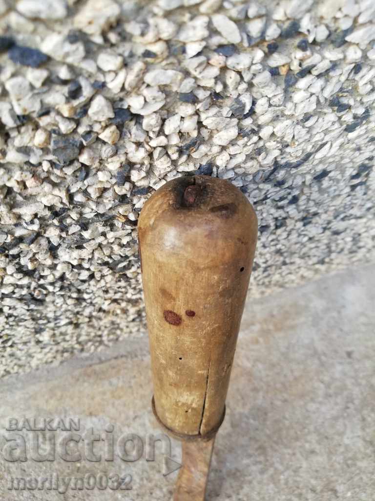 Delivery of An old knife, the slender blade primitive Delivery of An old knife, the slender blade primitive