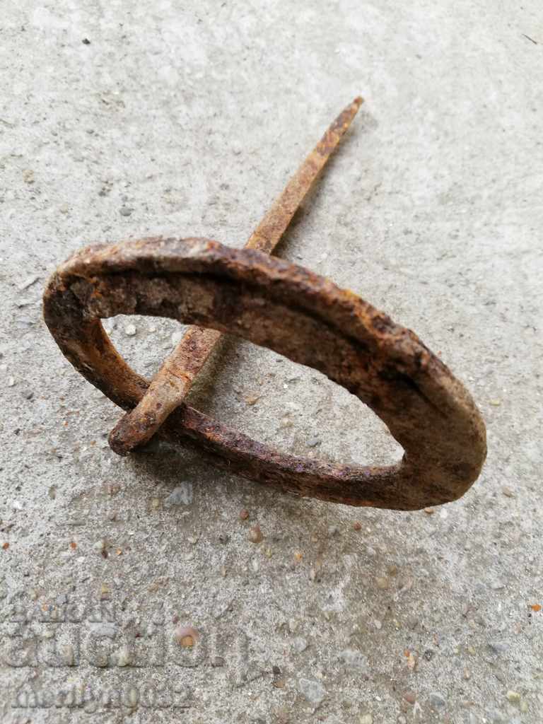 Παράδοση Σφυρήλατο σίδερο δαχτυλίδι γύρο για ξύλινη πύλη Παράδοση Σφυρήλατο σίδερο δαχτυλίδι γύρο για ξύλινη πύλη