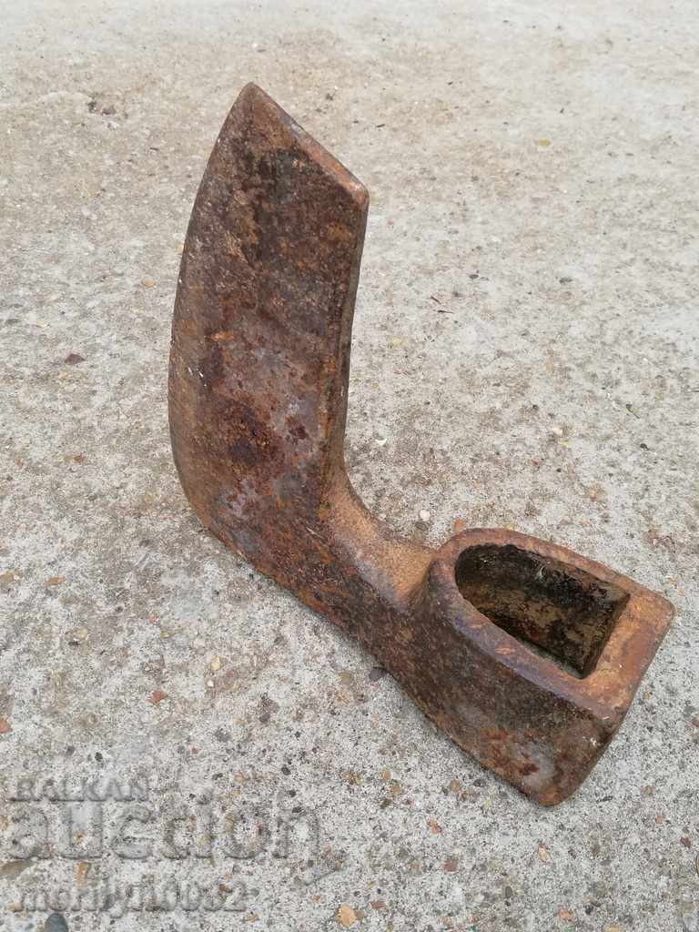 Licitație Un instrument vechi de arbori axiali din fier forjat Licitație Un instrument vechi de arbori axiali din fier forjat