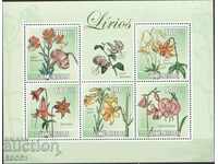 Чисти марки в малък лист Флора Цветя 2009 от Гвинея Бисау