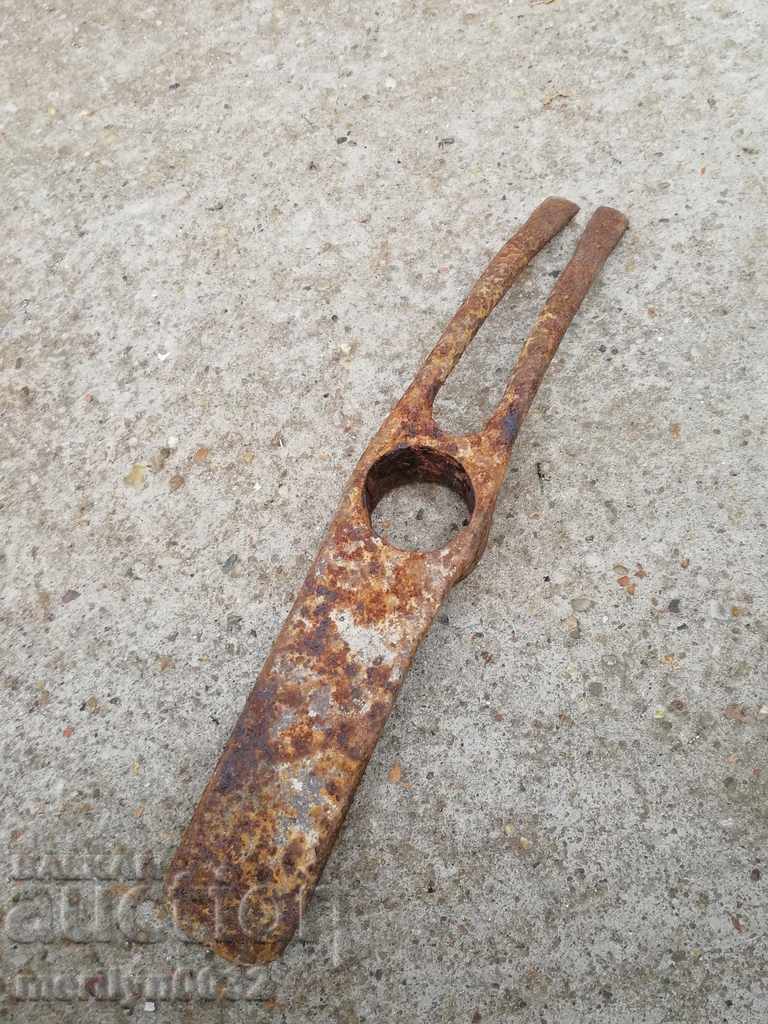 Delivery of Old agricultural tool, turntable, pick, chap