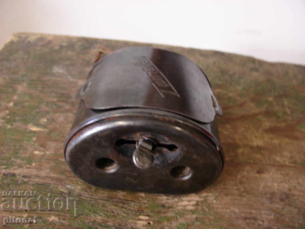 Delivery of Antique TWINPLEX razor blade sharpener