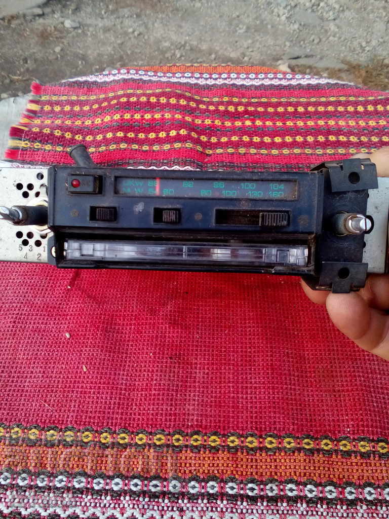 Παλιό ραδιόφωνο αυτοκινήτου, κασέτα ραδιοφώνου WALTHAM με τιμή 10.00 BGN | € 5.11 Παλιό ραδιόφωνο αυτοκινήτου, κασέτα ραδιοφώνου WALTHAM με τιμή 10.00 BGN | € 5.11