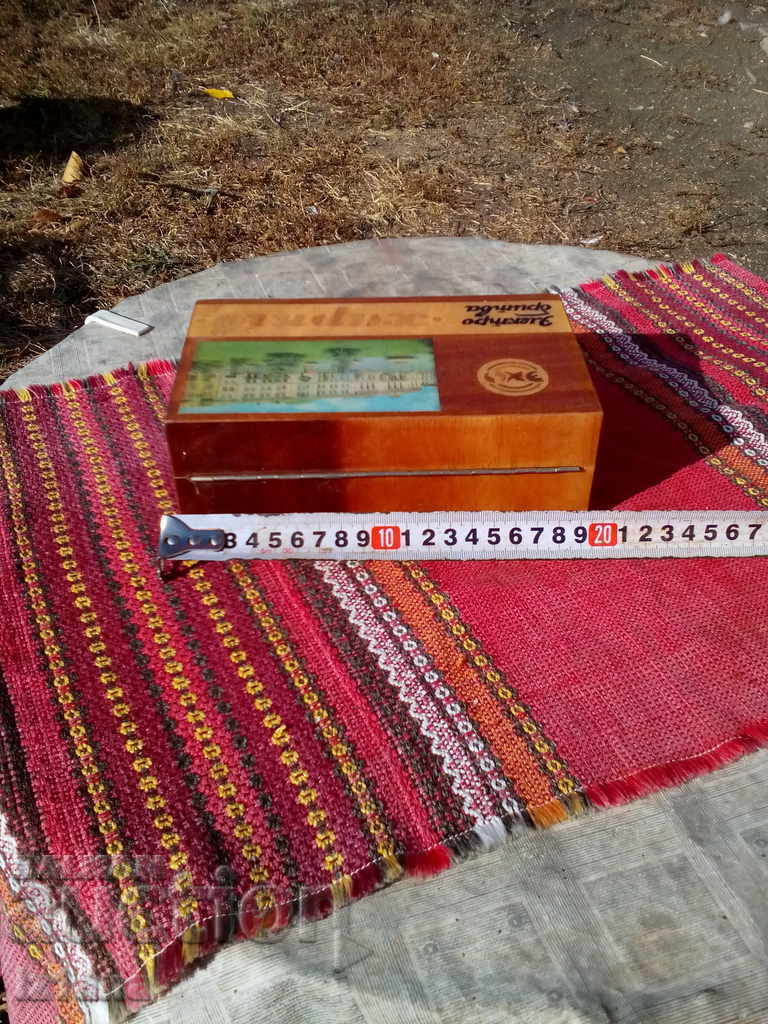 Δημοπρασία Παλιά ρωσική κουτί Δημοπρασία Παλιά ρωσική κουτί