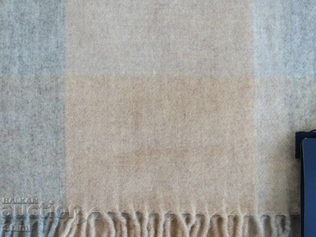 Auction Fine check scarf 100% cashmere, Mongolia Auction Fine check scarf 100% cashmere, Mongolia